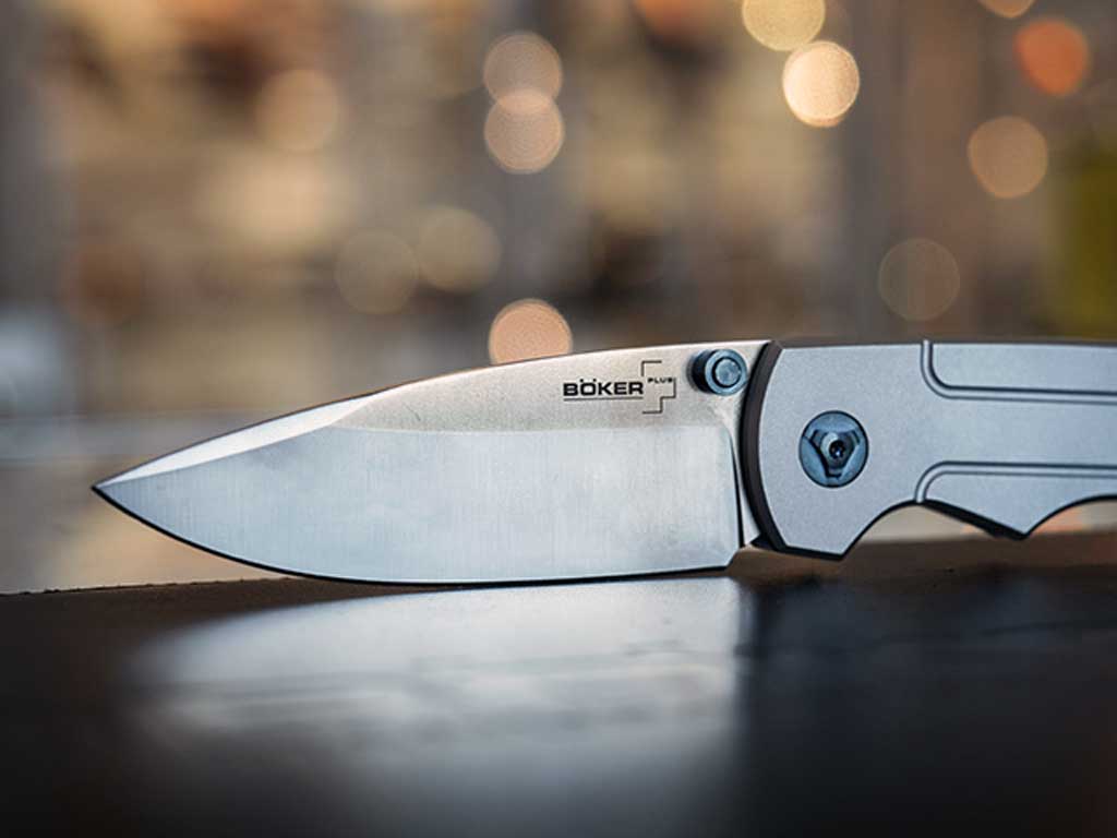 knifestock blog - öppningsmekanismer thumb stud